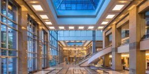 Lobby du 1000 de la Gauchetière, à Montréal